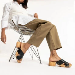 J&F Criss-Cross Woody Mules 10 J&F Criss-Cross Woody Mules -Mode-Sandalen-Shop 27592521 02